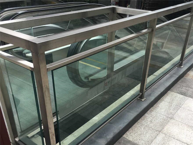 濟(jì)南不銹鋼護(hù)欄