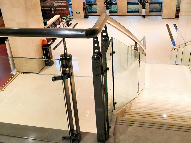 不銹鋼玻璃扶手工程案例