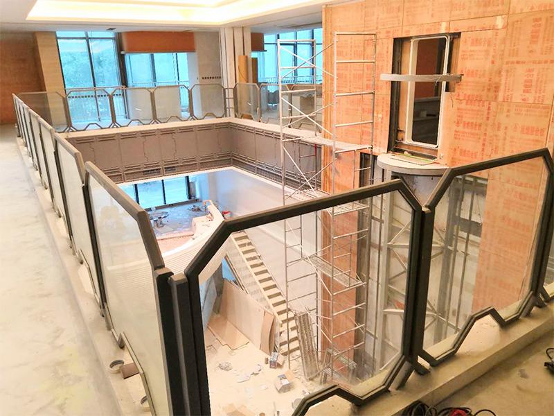 不銹鋼玻璃扶手工程案例