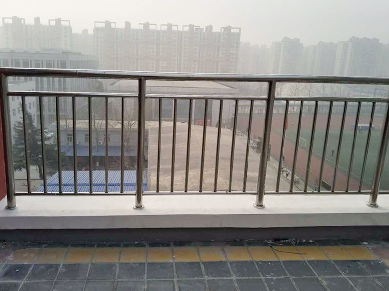 濟(jì)南不銹鋼護(hù)欄