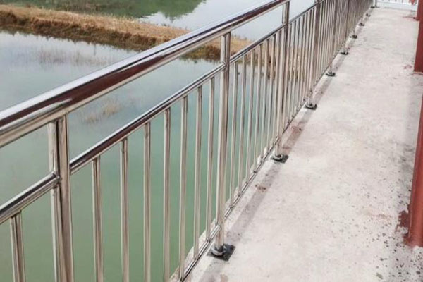 不銹鋼護(hù)欄